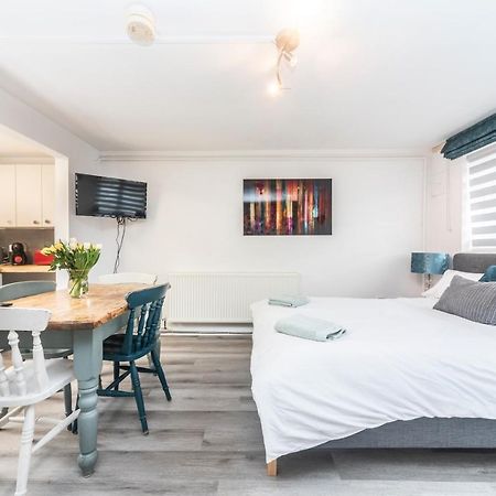 10 Boutique Studio Apartment Near Tube - Quiet Location Little Missenden Экстерьер фото