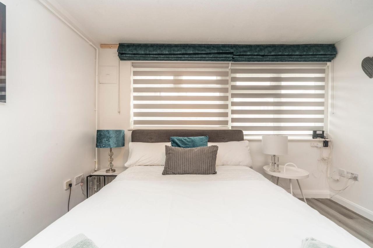 10 Boutique Studio Apartment Near Tube - Quiet Location Little Missenden Экстерьер фото